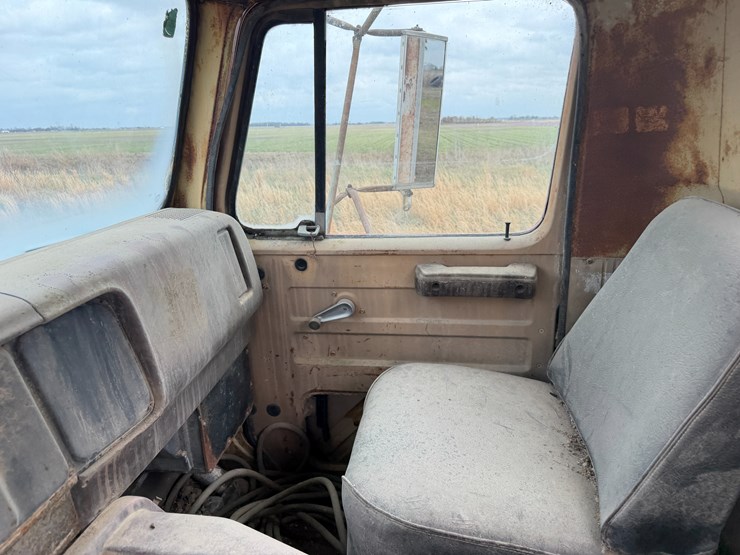 #41247-•-inop-1978-international-f-2275-daycab-truck-image-56