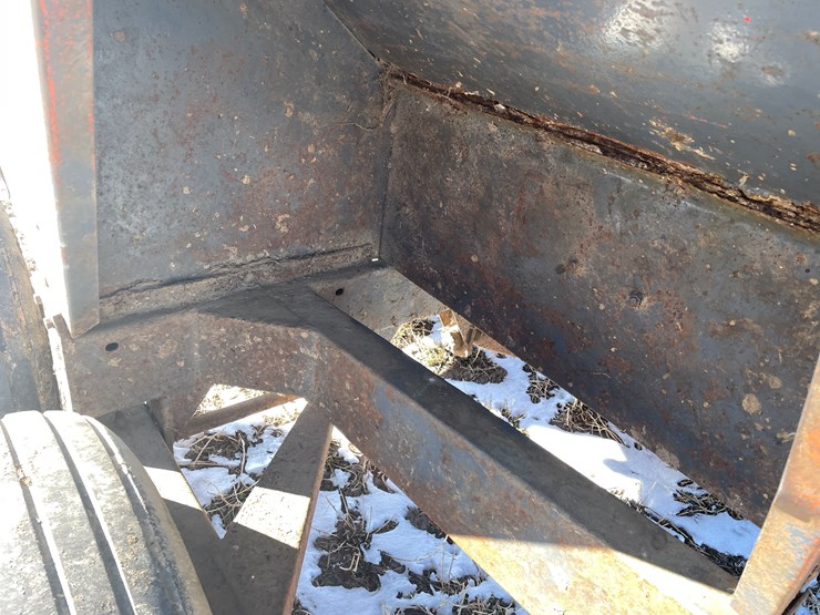 #3260-•-calhoun-fertilizer-spreader-image-17