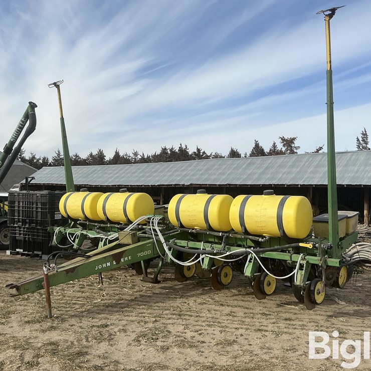 JOHN DEERE 7000