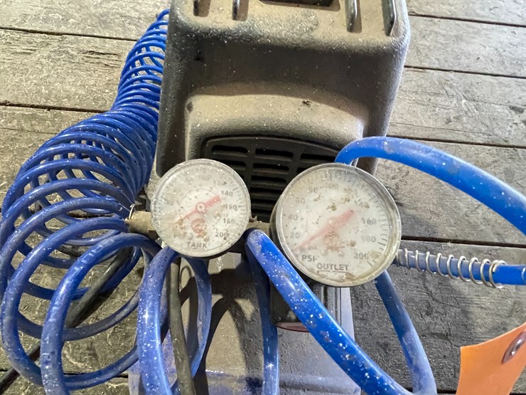 #7211-•-campbell-hausfeld-air-compressor-image-9