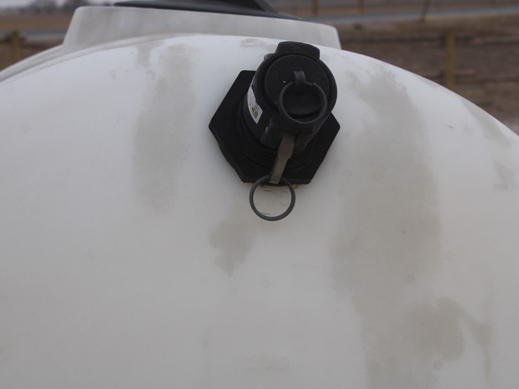 #2094-•-3-point-sprayer-with-200-gallon-tank-image-14