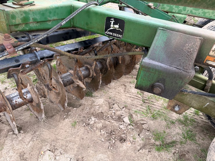 john-deere-25-image-35