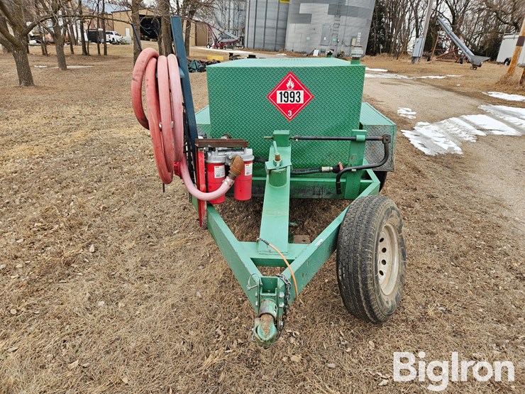 t/a-750-gal-fuel-trailer-image-2