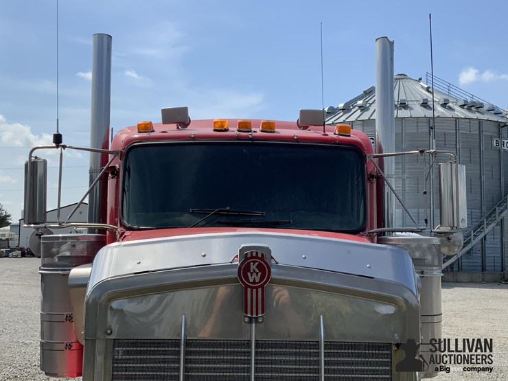 2005-kenworth-w900-image-19