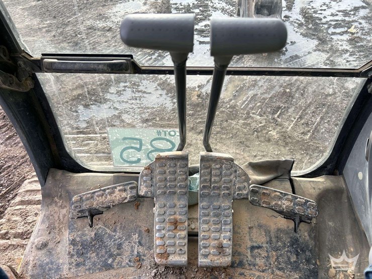 2016-john-deere-470g-hydraulic-excavator-image-23