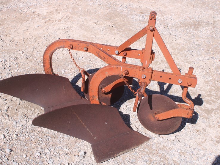 #2042-•-dearborn-2-bottom-plow-image-1