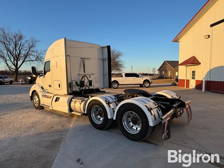 2021-kenworth-t680-image-7