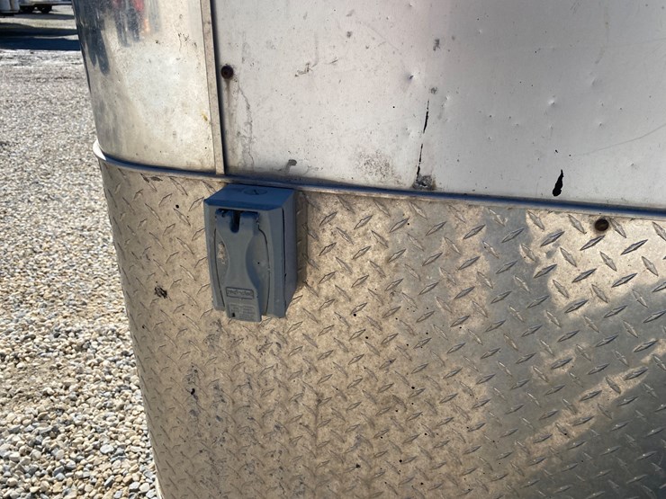 #1274-•-middlebury-tandem-axle-enclosed-trailer-(has-wi-title)-(helenville,-wi)-image-10