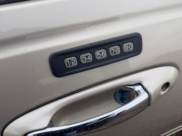 2008-lincoln-town-car-image-8