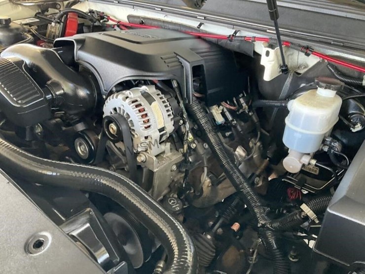 2008-cadillac-escalade-esv-image-10