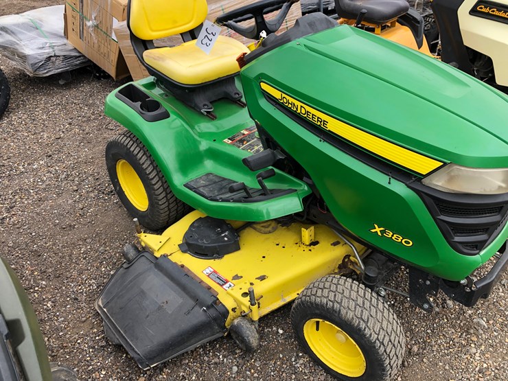 john-deere-x380-image-4