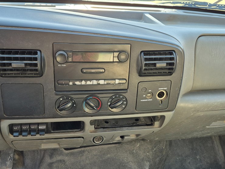 2005-ford-f450-image-17