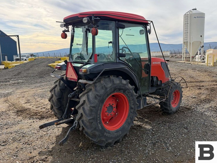 2014-kubota-m8540hd-image-6