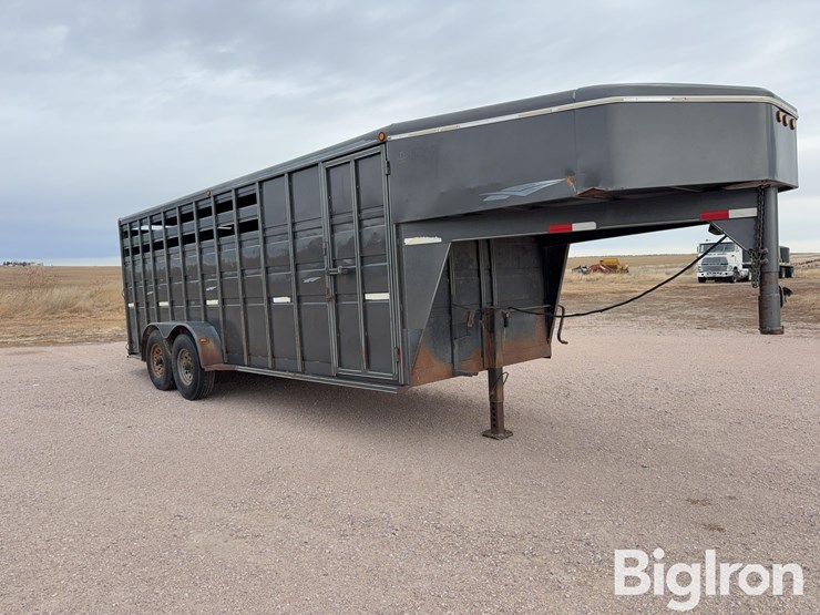 1999-titan-trailer-image-3