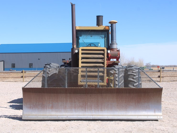 1980-versatile-875-image-3