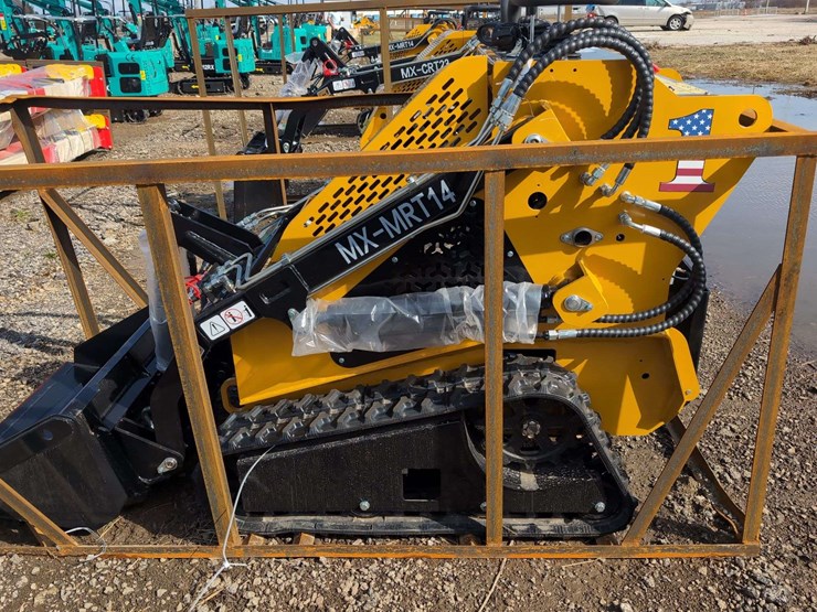 agt-mini-crawler-skid-steer-mx-mrt14-*-engine-hood-damaged-review-photos-image-2