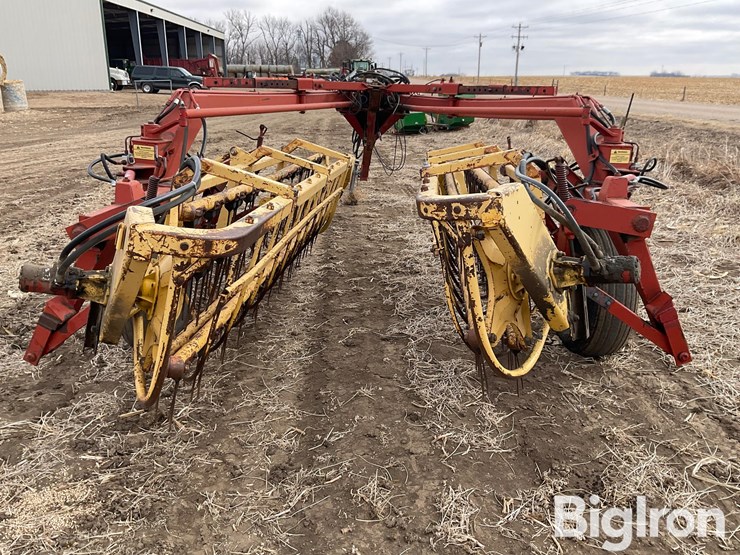 new-holland-216-image-6