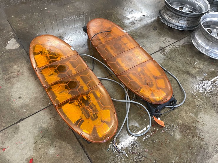 #12184-•-(2)-orange-beacon-lights-(denmark,-wi)-image-2