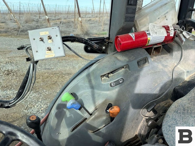 2008-new-holland-tn85fa-image-25