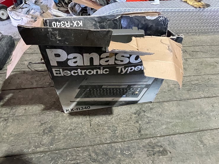 #7220-•-panasonic-electronic-typerwriter-image-5