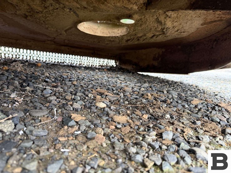 2019-john-deere-8-image-19