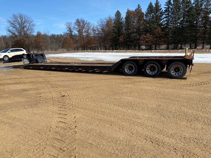 #1100-•-2010-witzco-rg-50-tri-axle-lowboy-semi-trailer-(has-wi-title)-(colfax,-wi)-image-12