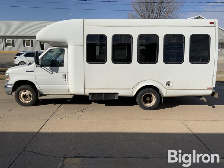 2010-ford-e450-image-8