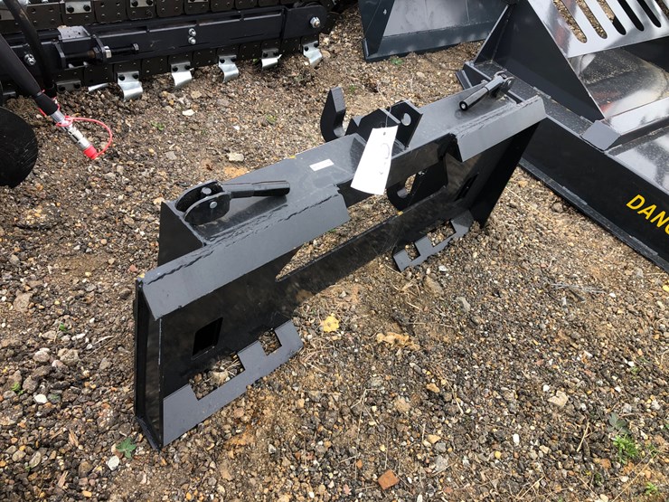 #97-•-skid-steer---3-pt-quikc-hitch-adaptor-image-1