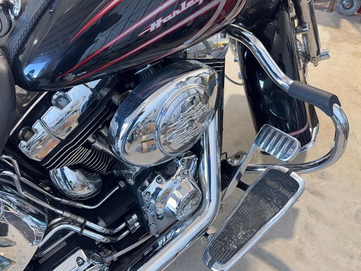 2006-harley-davidson-softail-deluxe-motorcycle-image-4