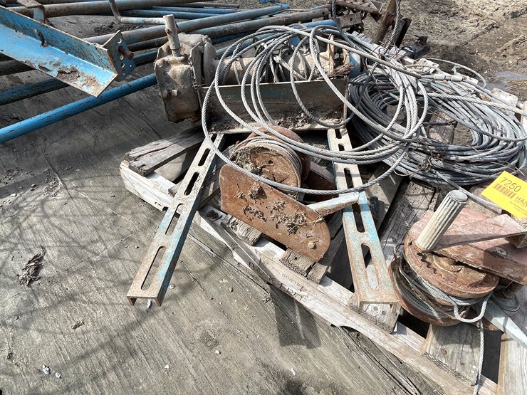 #7250-•-silo-unloader-and-winches-image-7