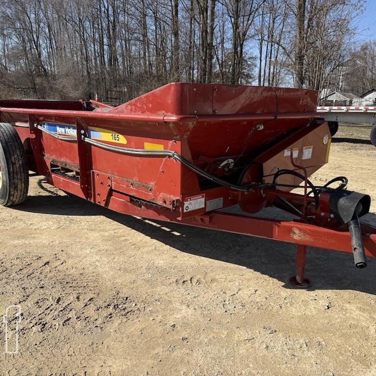 2013 NEW HOLLAND 165