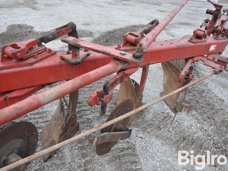 international-720-image-14