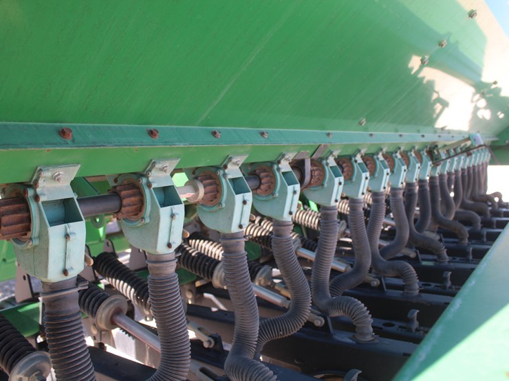 #1004-•-great-plains-3s-400d-solid-stand-grain-drill-image-44