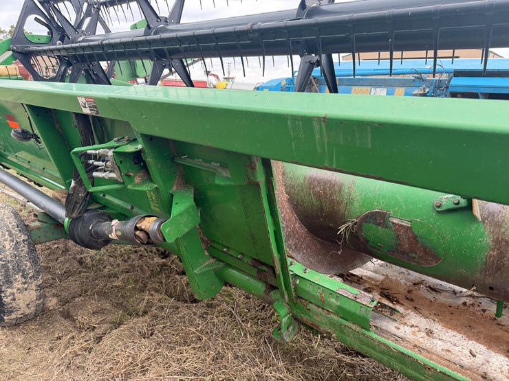 2013-john-deere-630f-image-12