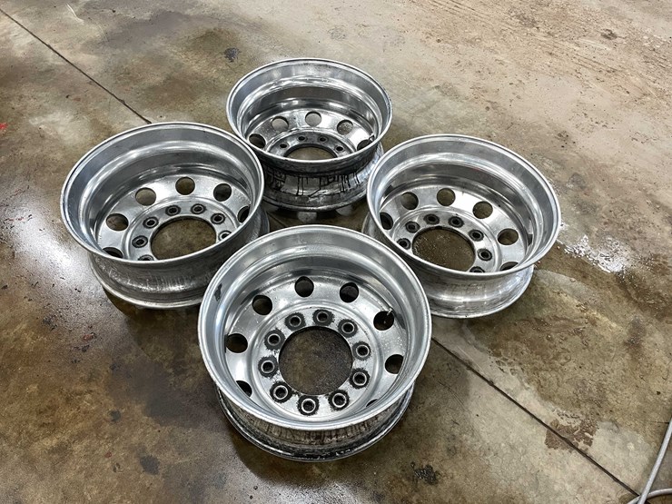 #12185-•-(4)-aluminum-semi-truck-rims-(denmark,-wi)-image-4