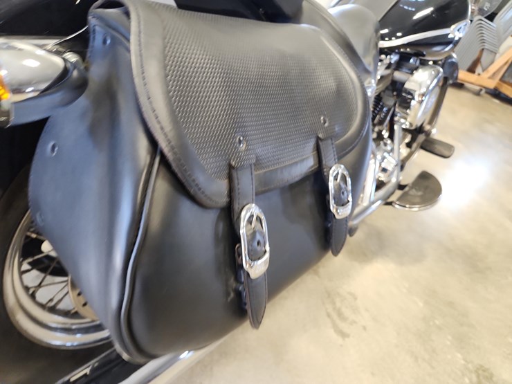 2005-harley-davidson-flsts-softail-springer-classic-motorcycle-image-24