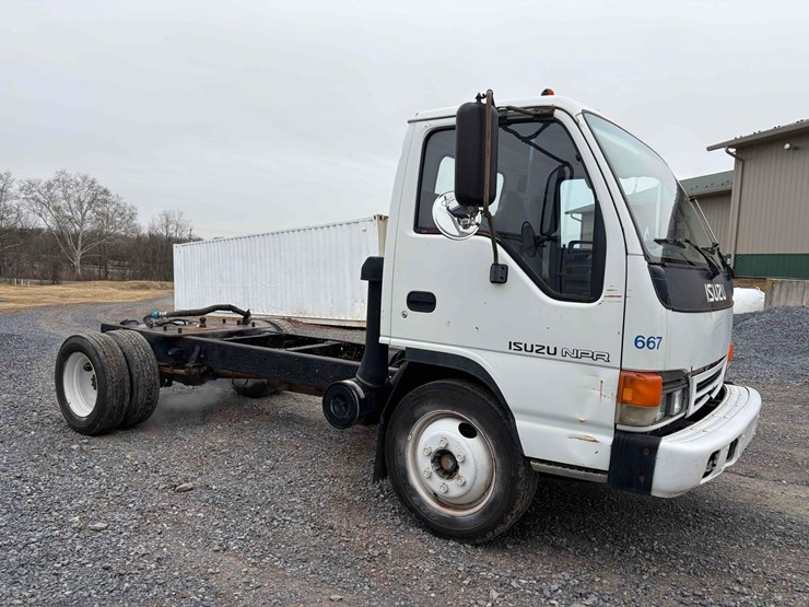 1997-isuzu-npr-image-3