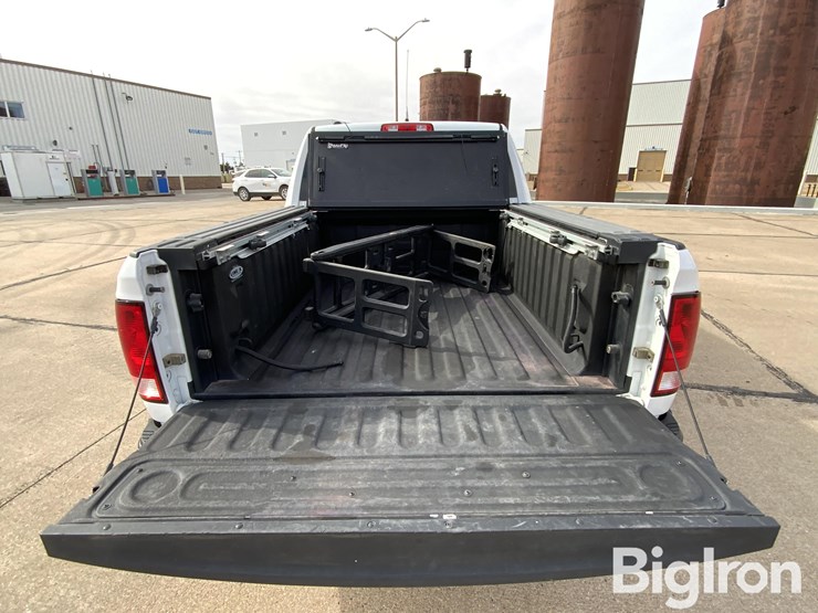 2015-dodge-1500-image-9