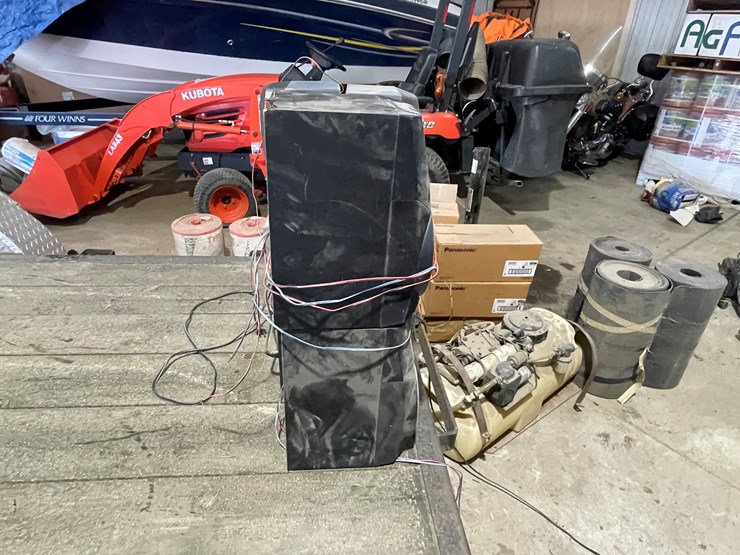 #7217-•-(2)-bookshelf-stereo-systems-image-3