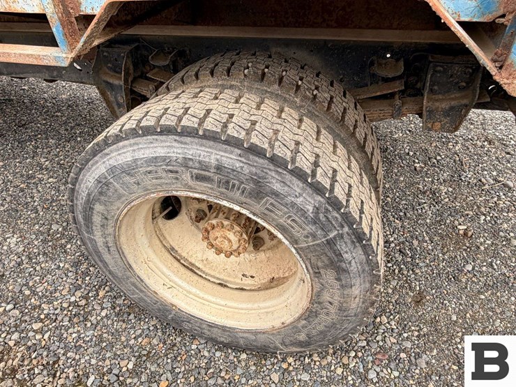 1992-ford-f700-image-14