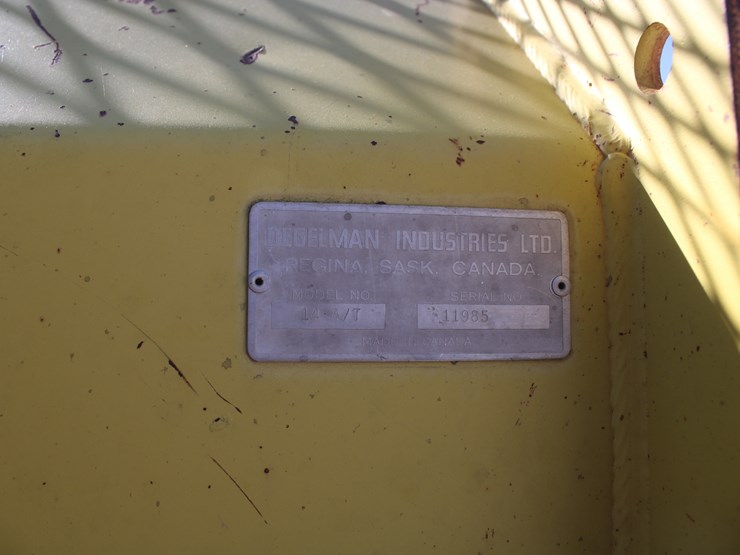 1980-versatile-875-image-78