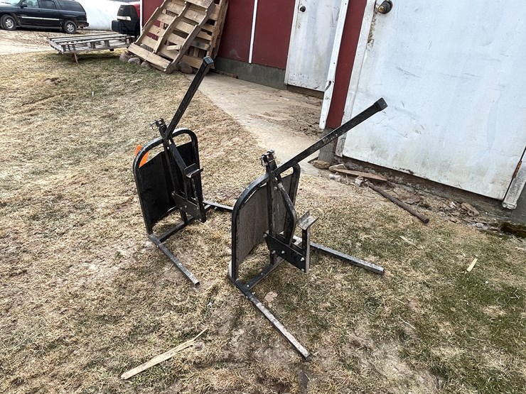 #7257-•-(2)-polaris-snowmobile-jack-stands-image-6