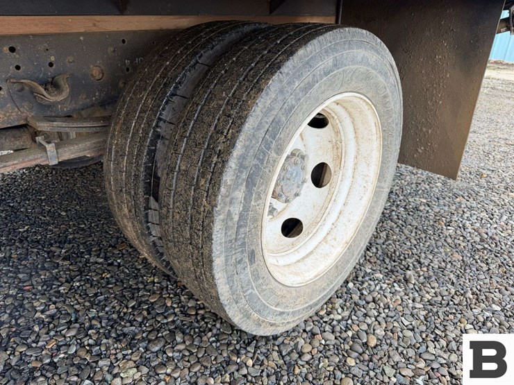 2007-isuzu-npr-image-13