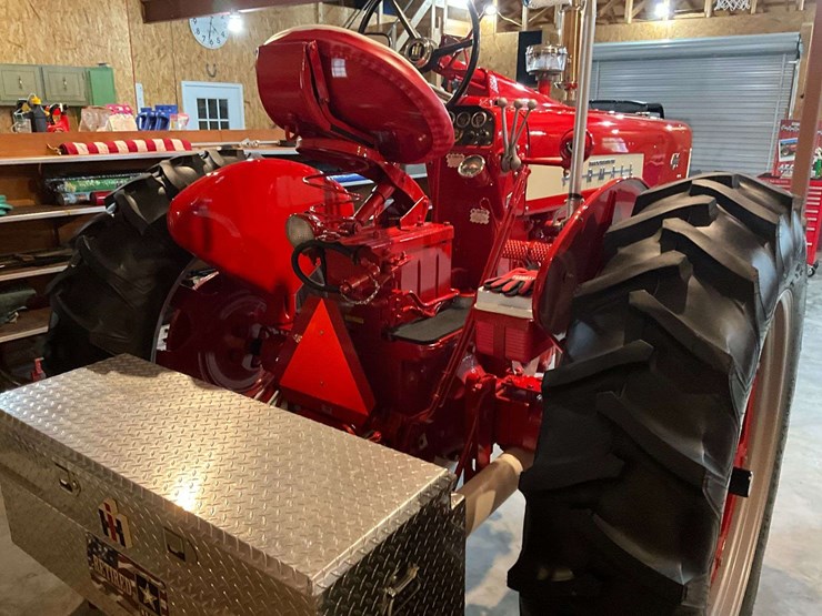 1957-farmall-450-image-6