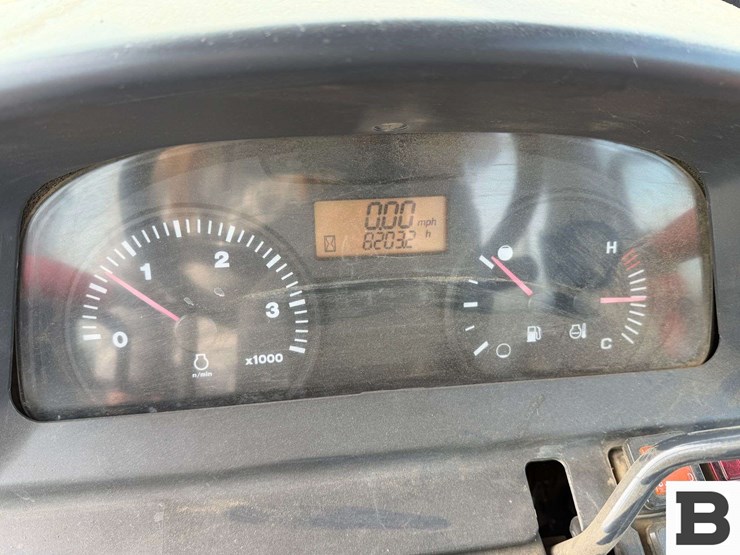 2014-kubota-m8540hd-image-31