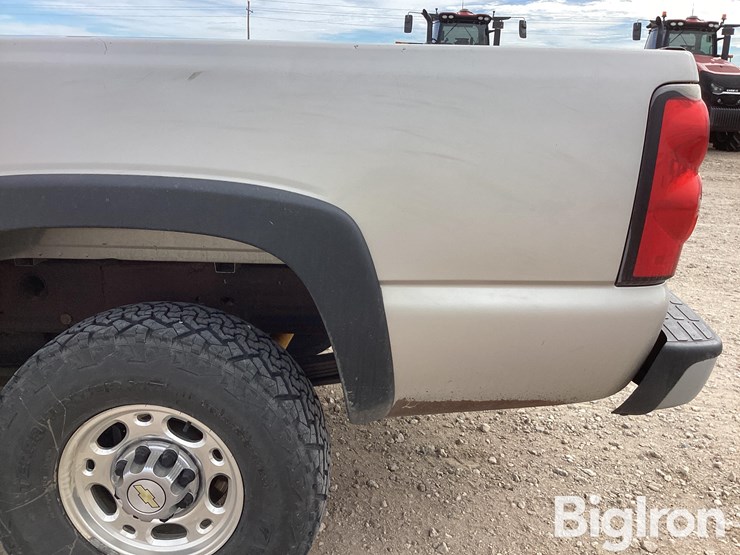 2005-chevrolet-silverado-2500-image-18