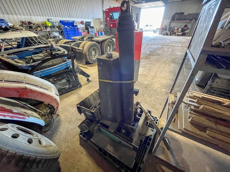 #12179-•-dump-truck-box-ram-(denmark,-wi)-image-3