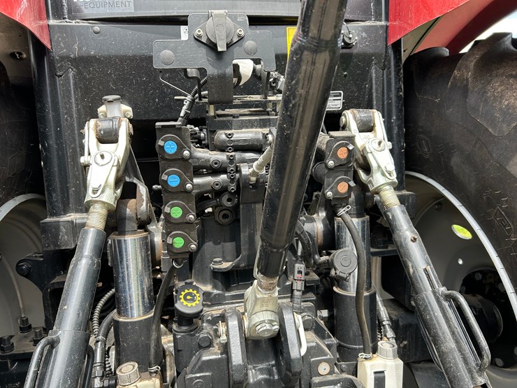 case-ih-125-image-10