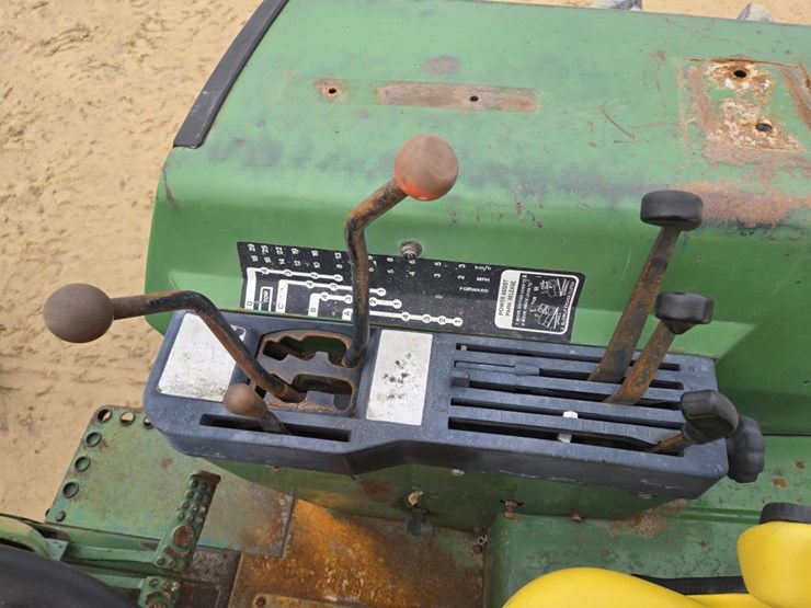 john-deere-4040-image-10