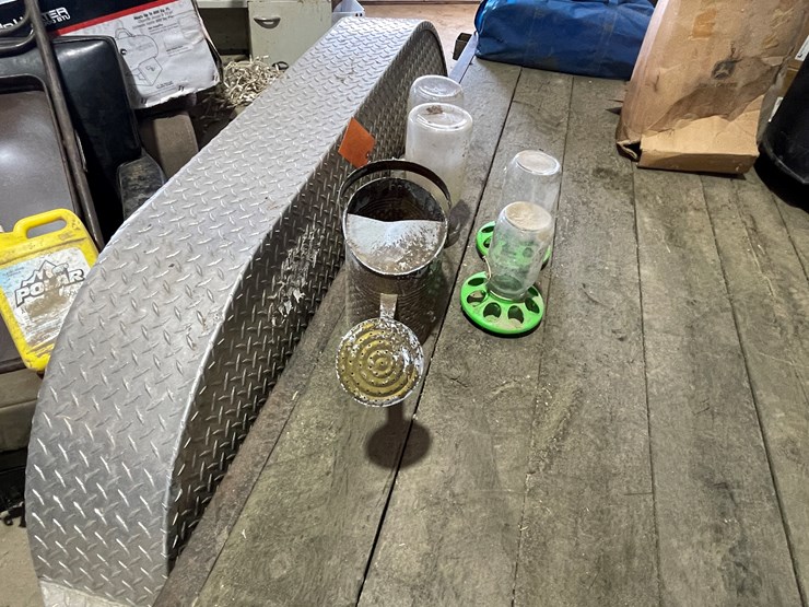 #7229-•-(2)-glass-chicken-waters-image-2